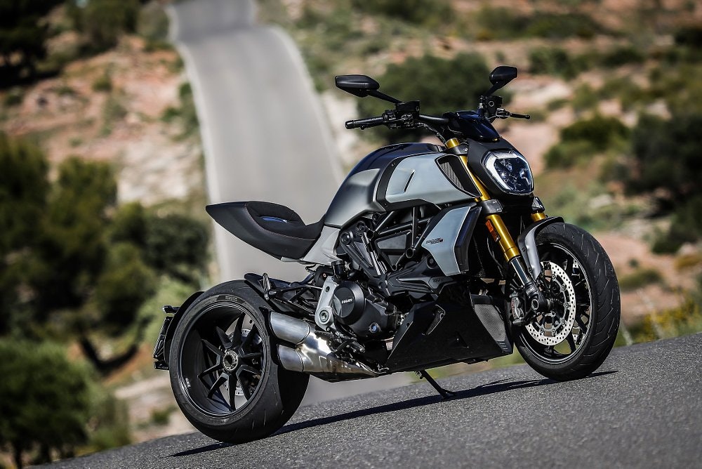 Ducati Diavel 1260 discover the new Black and Steel